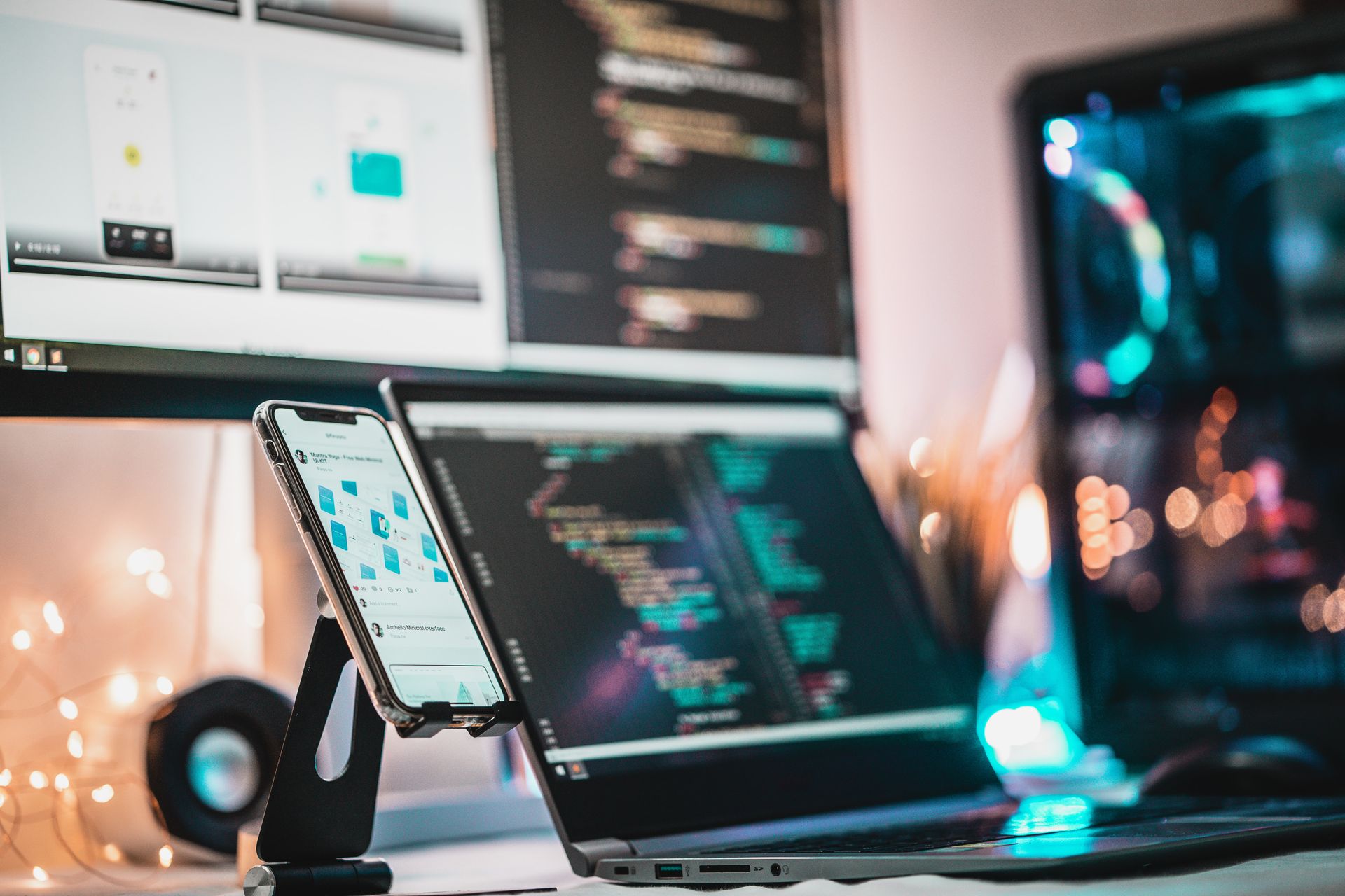 Développement web et mobile sur écrans ordinateur et smartphone